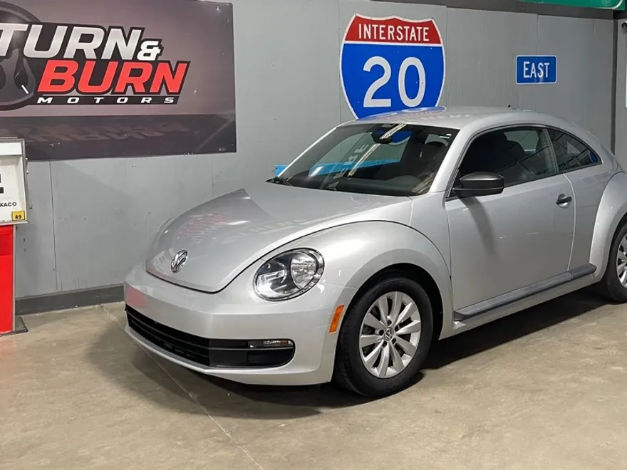 2013 Volkswagen Beetle 2.5L photo 1