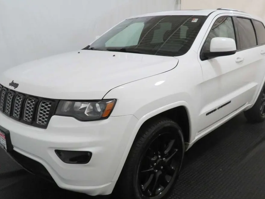 2019 Jeep Grand Cherokee Altitude photo 1