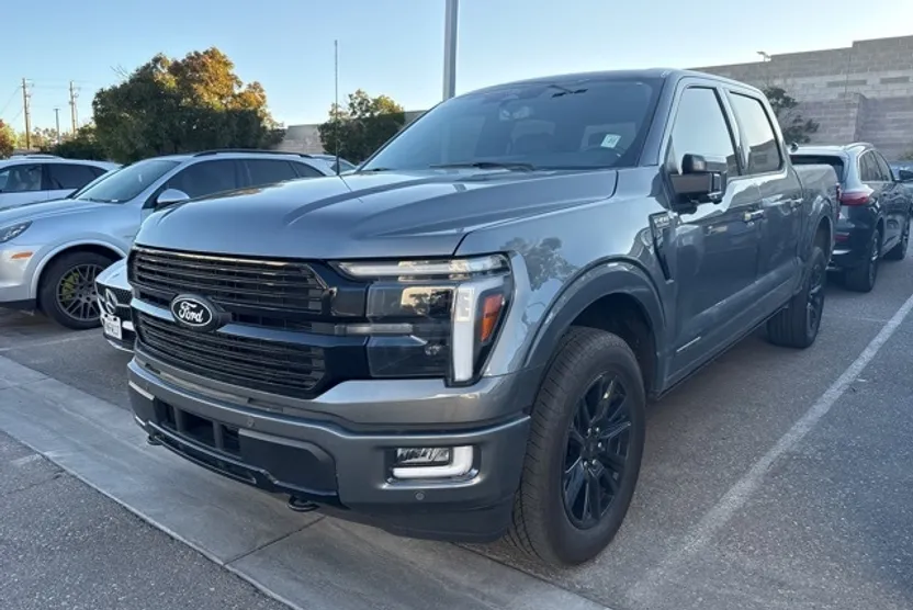 2024 Ford F-150 Platinum photo 1