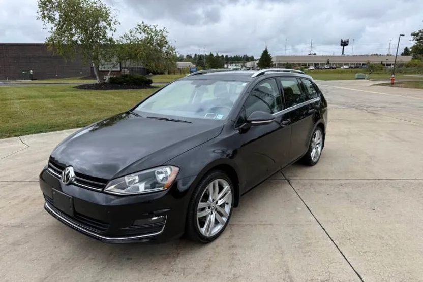 2015 Volkswagen Golf SportWagen TDI SEL photo 1