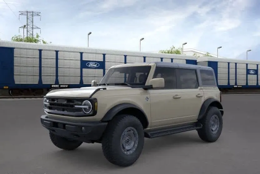 2025 Ford Bronco Outer Banks photo 1