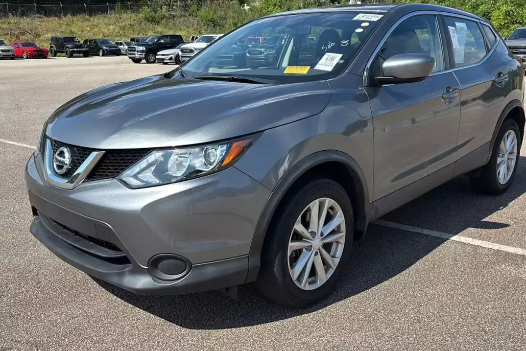 2018 Nissan Rogue Sport S photo 1