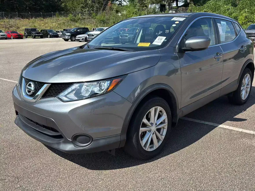 2018 Nissan Rogue Sport S photo 1