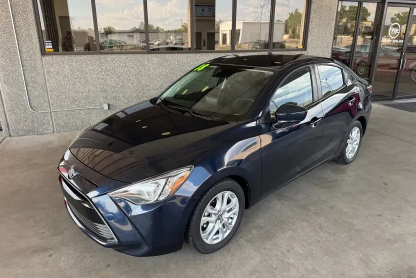 2018 Toyota Yaris iA Base photo 1