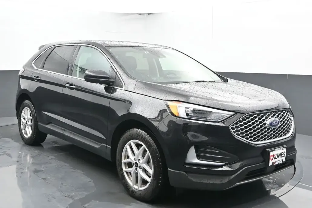 2024 Ford Edge SEL photo 1