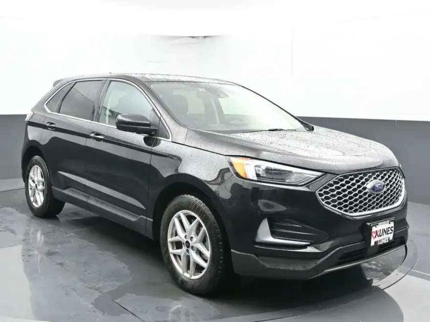 2024 Ford Edge SEL photo 1