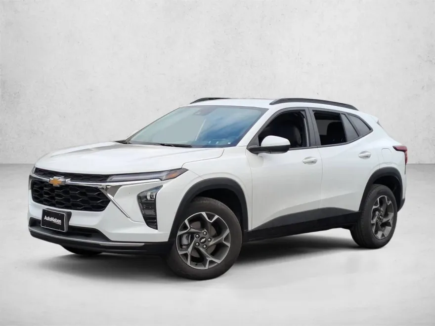 2025 Chevrolet Trax LT photo 1