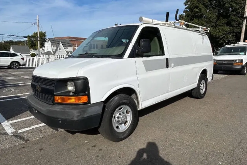 2011 Chevrolet Express 2500 Cargo photo 1