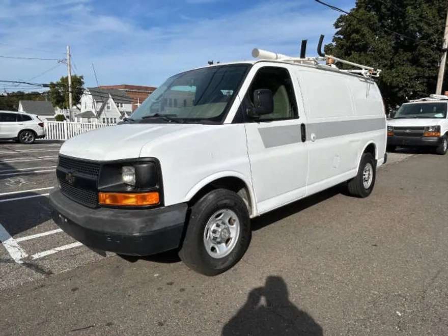 2011 Chevrolet Express 2500 Cargo photo 1