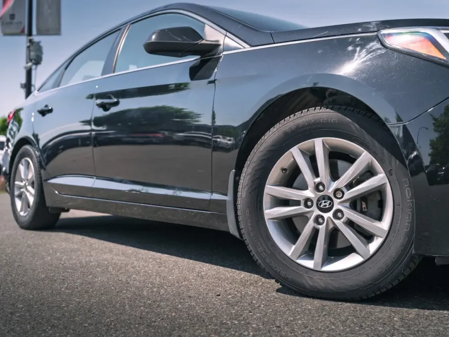 2016 Hyundai Sonata GL photo 1