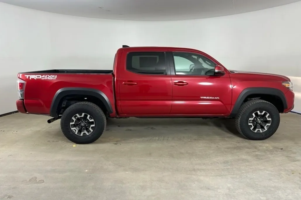 2022 Toyota Tacoma TRD Off-Road photo 1