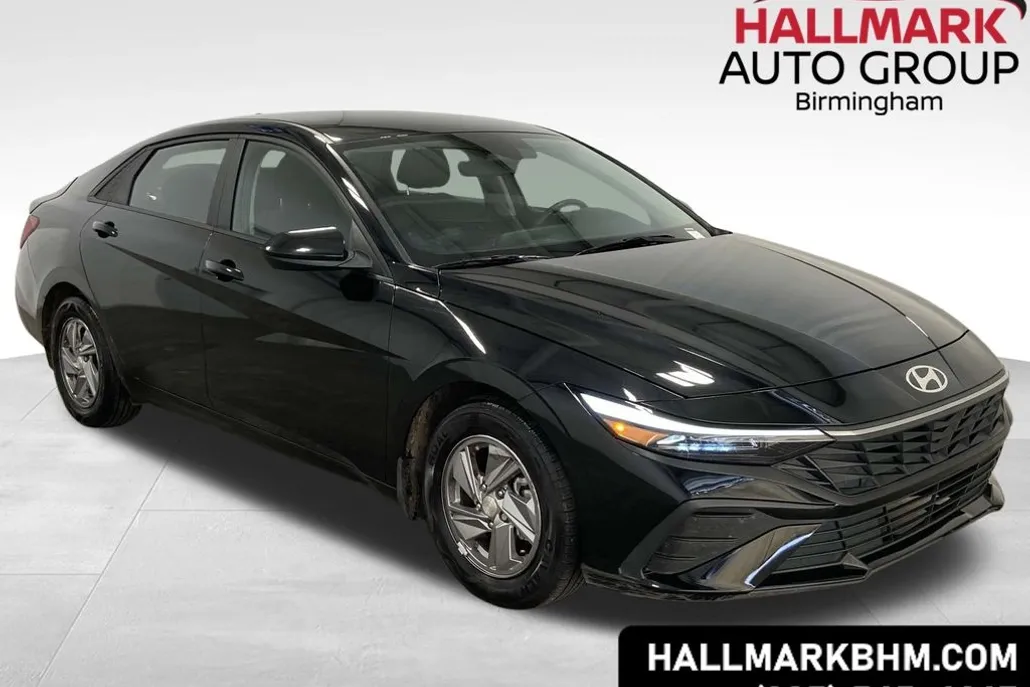 2024 Hyundai Elantra SE photo 1