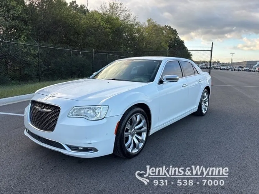 2018 Chrysler 300 Limited photo 1