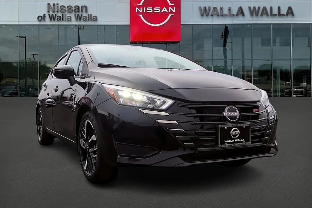 2025 Nissan Versa SR photo 1