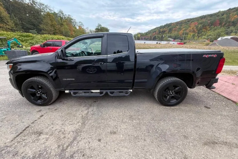 2016 Chevrolet Colorado LT photo 1