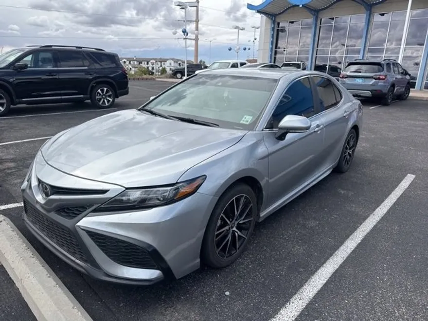 2024 Toyota Camry SE photo 1