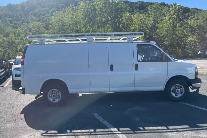 2019 Gmc Savana 2500 photo 1