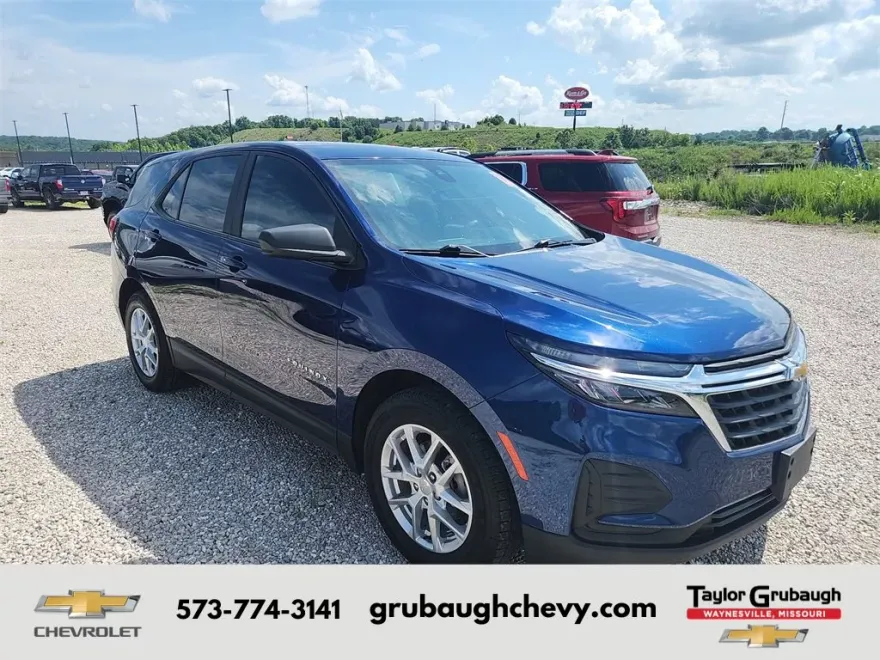 2022 Chevrolet Equinox LS photo 1