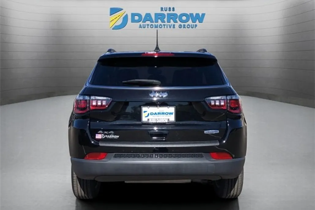 2022 Jeep Compass Latitude photo 1
