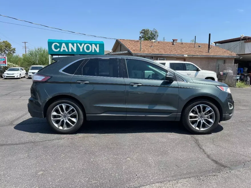 2015 Ford Edge Titanium photo 1