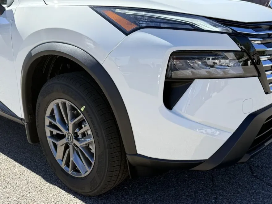 2025 Nissan Rogue S photo 1