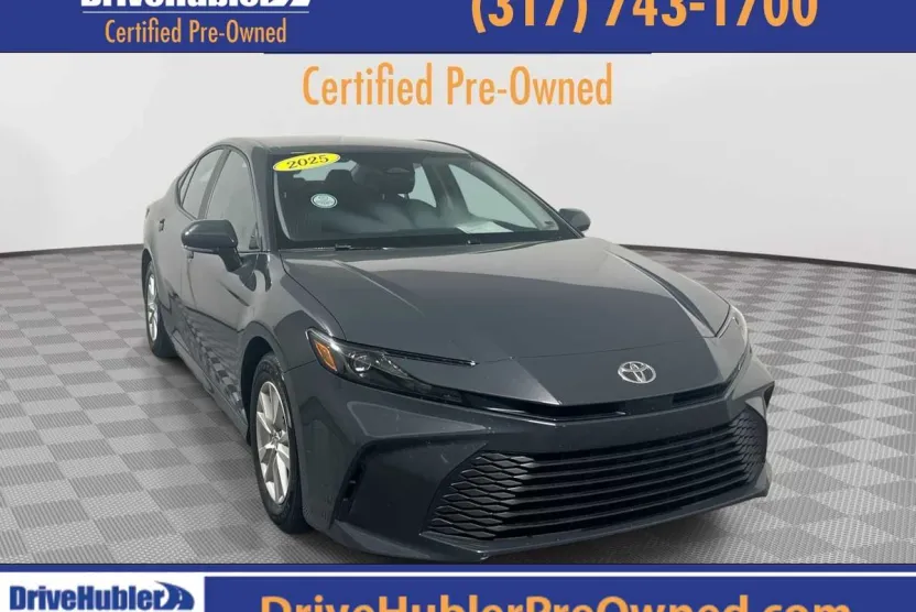 2025 Toyota Camry LE photo 1
