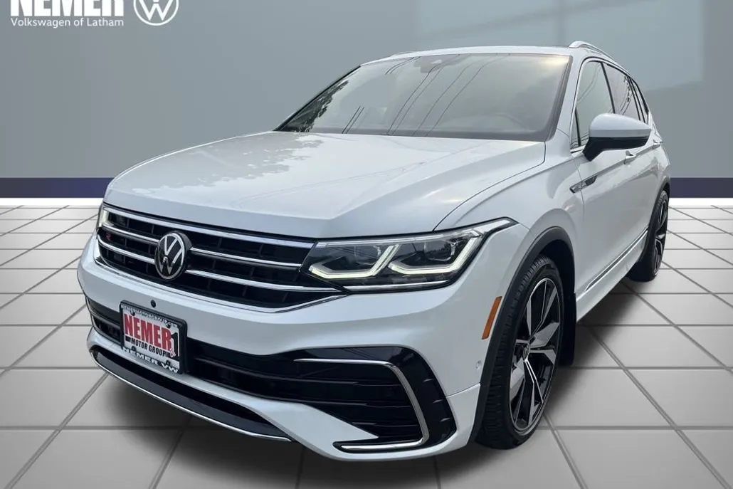 2023 Volkswagen Tiguan SEL R-Line Black photo 1