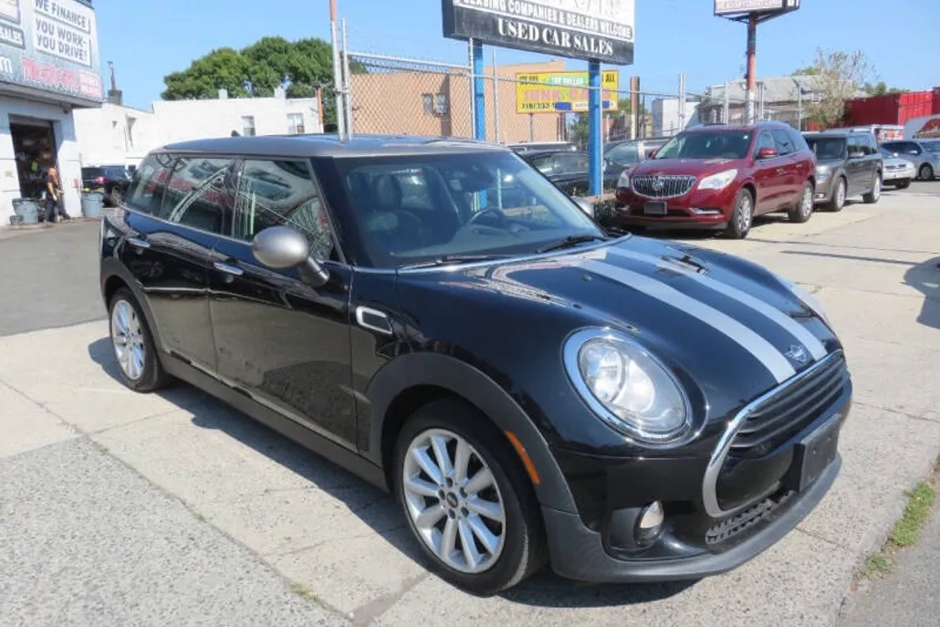2019 Mini Clubman Base photo 1