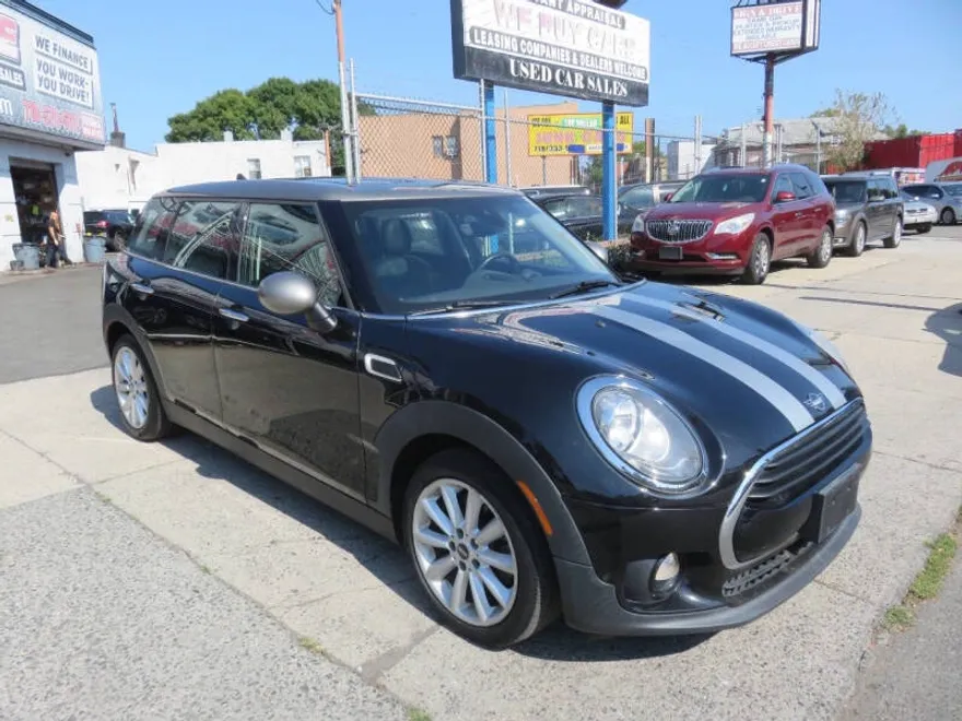 2019 Mini Clubman Base photo 1
