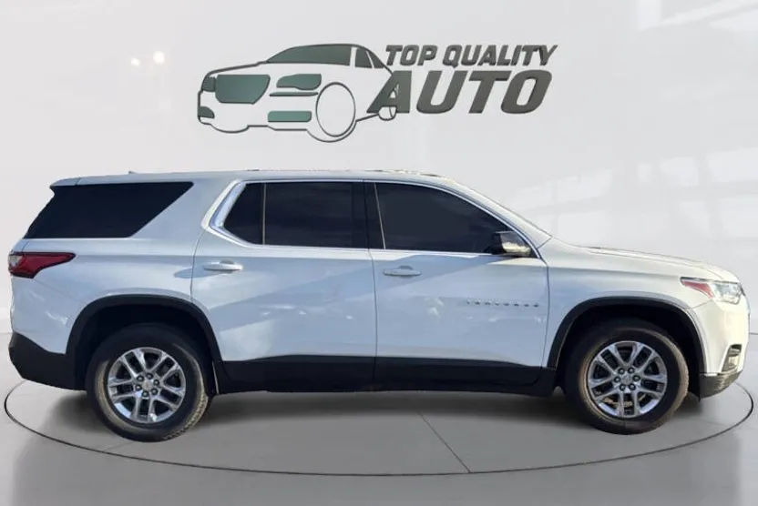 2021 Chevrolet Traverse LS photo 1