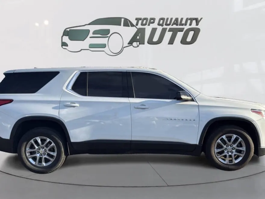 2021 Chevrolet Traverse LS photo 1