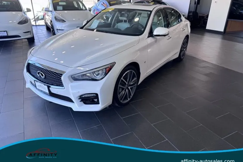 2015 Infiniti Q50 3.7 photo 1
