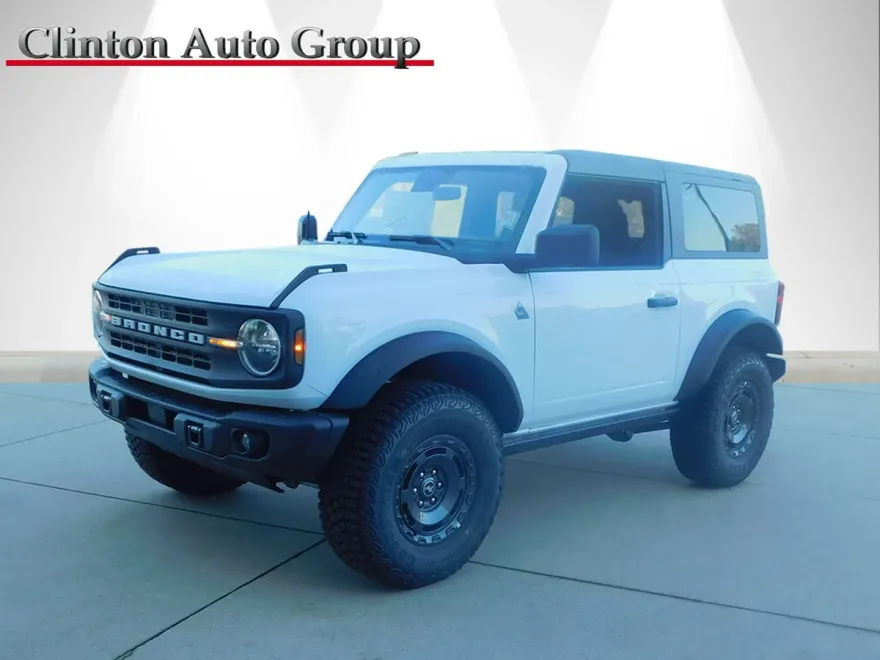 2024 Ford Bronco Black Diamond photo 1