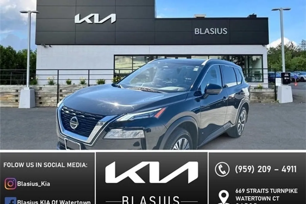 2021 Nissan Rogue SV photo 1
