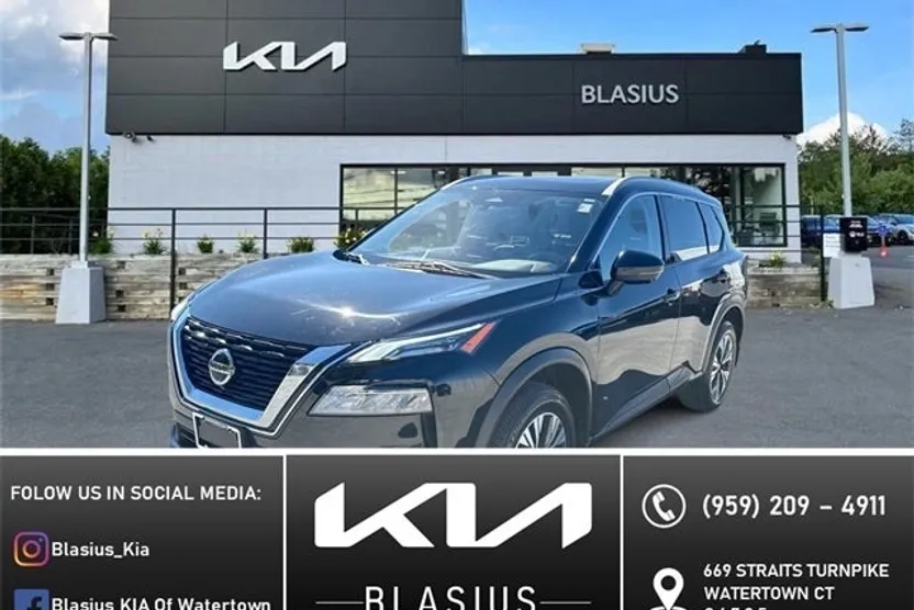2021 Nissan Rogue SV photo 1