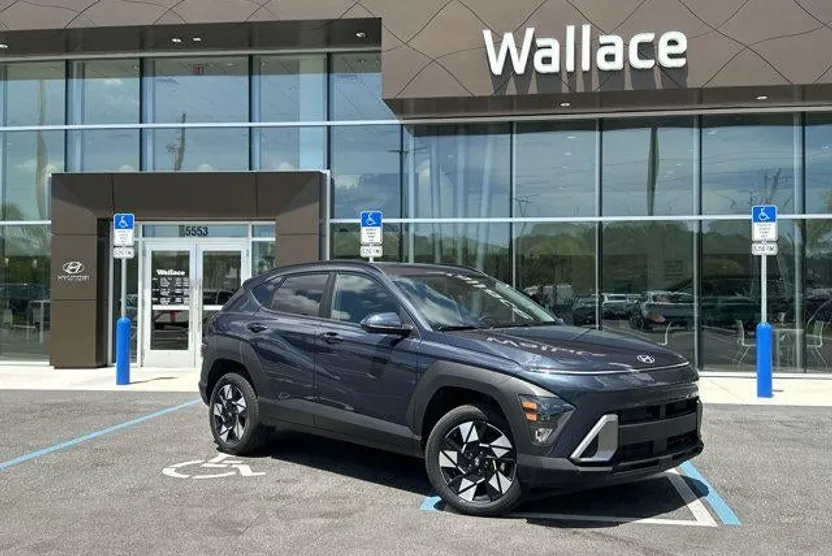 2025 Hyundai Kona SEL photo 1
