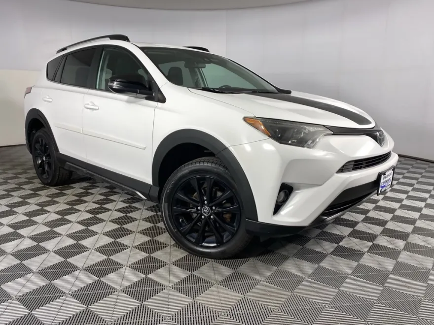 2018 Toyota RAV4 Adventure photo 1