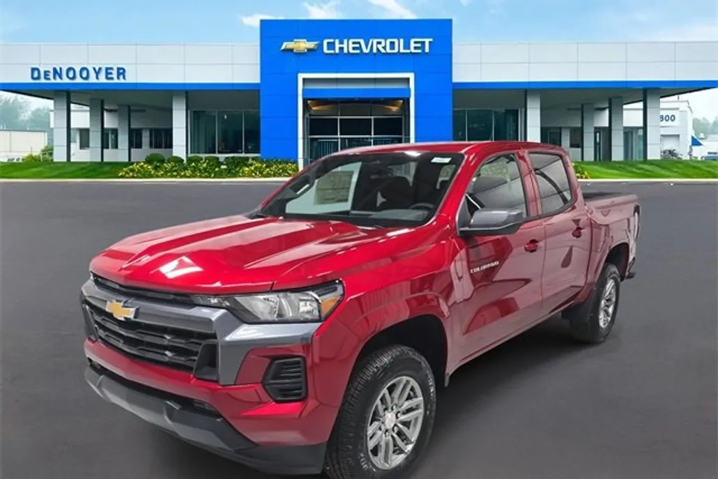 2025 Chevrolet Colorado Work Truck LT photo 1