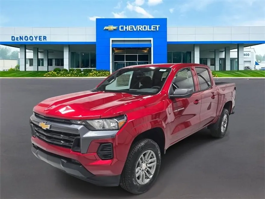2025 Chevrolet Colorado Work Truck LT photo 1