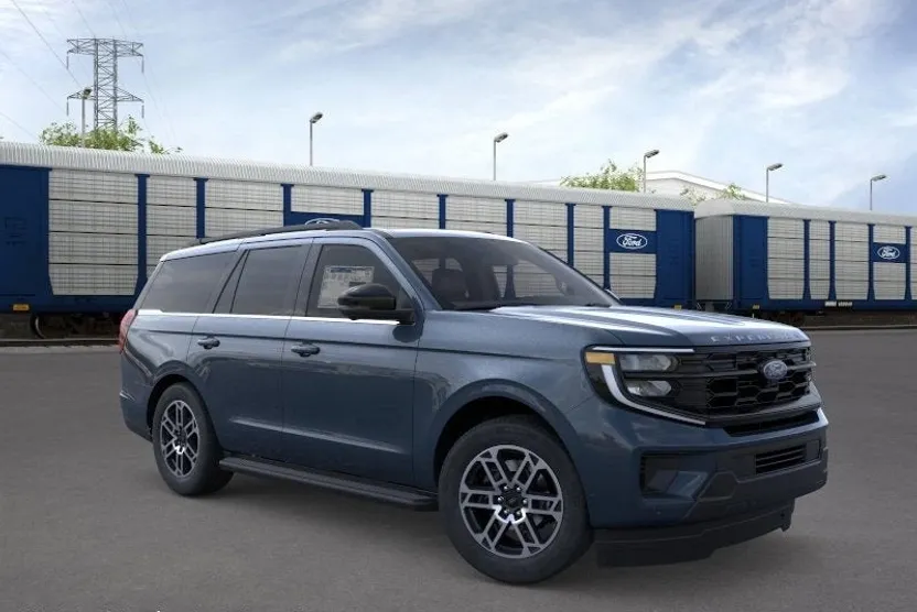 2025 Ford Expedition photo 1