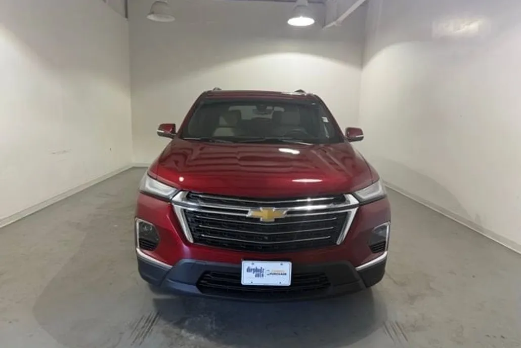 2022 Chevrolet Traverse Leather photo 1