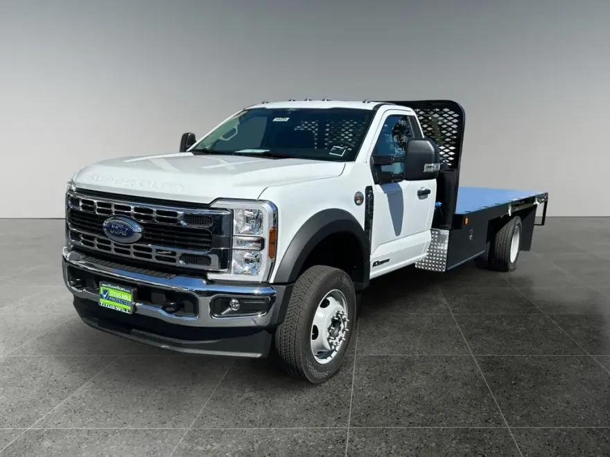 2025 Ford F-550 photo 1