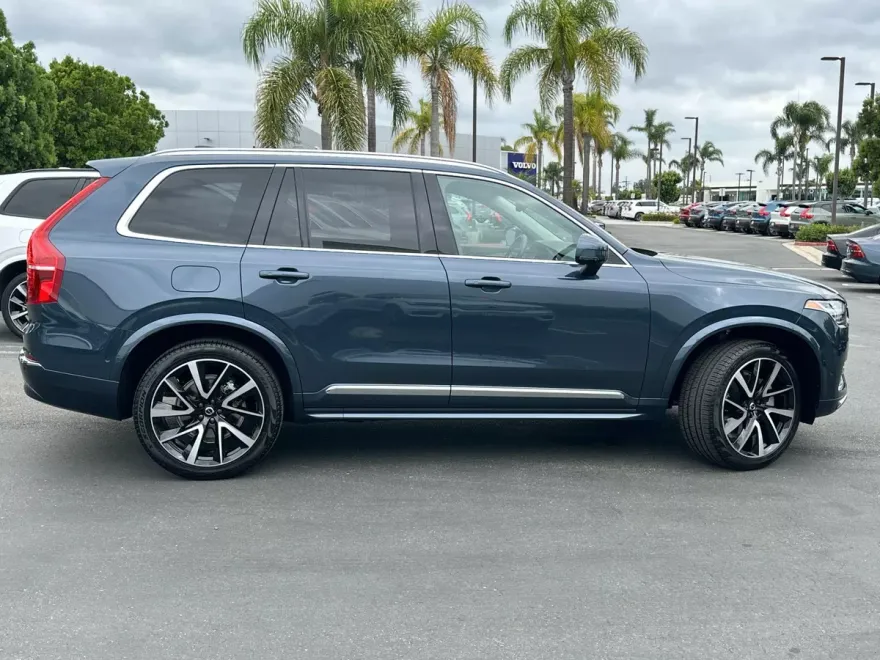 2025 Volvo XC90 AWD Plus photo 1