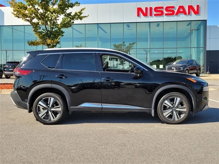 2022 Nissan Rogue Platinum photo 1