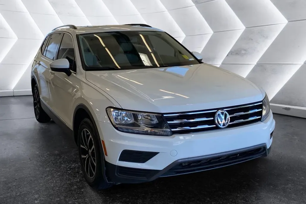 2021 Volkswagen Tiguan SE photo 1