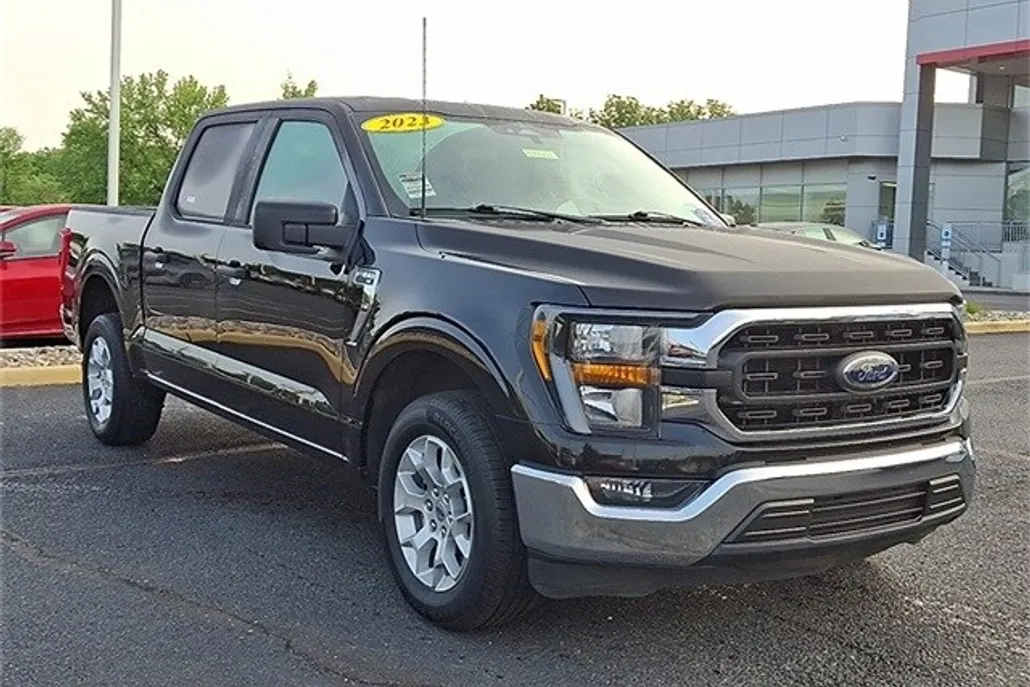 2023 Ford F-150 XLT photo 1
