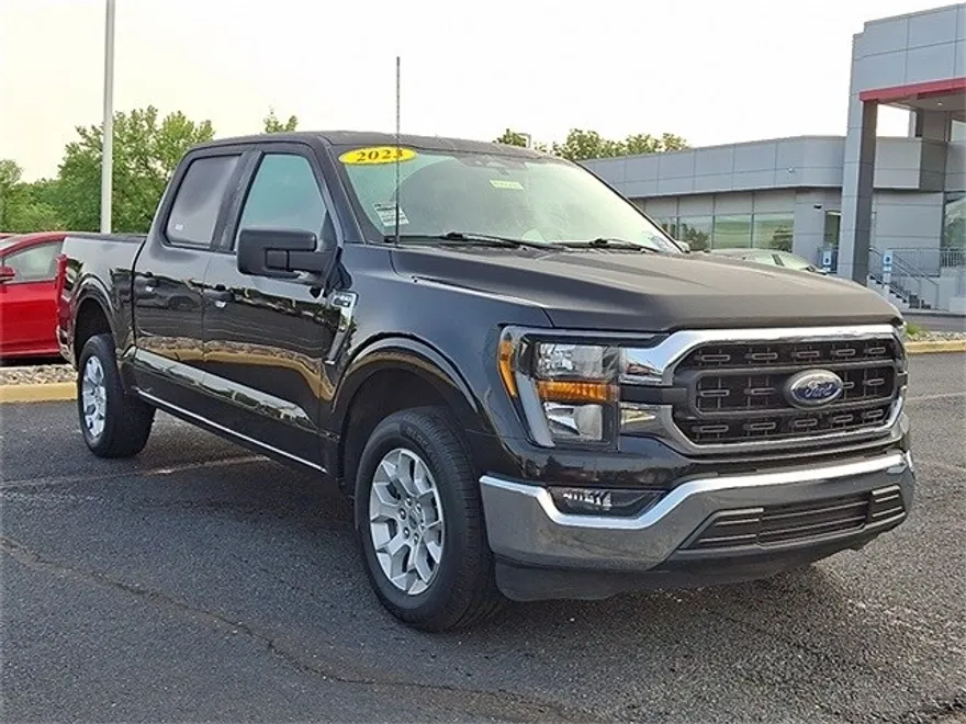 2023 Ford F-150 XLT photo 1