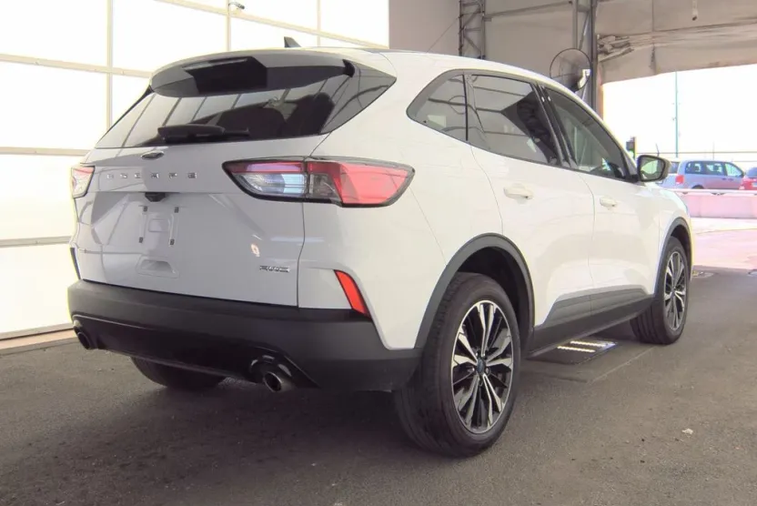 2022 Ford Escape SE photo 1