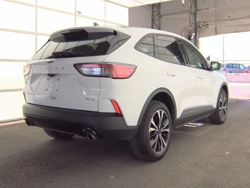 2022 Ford Escape SE photo 1