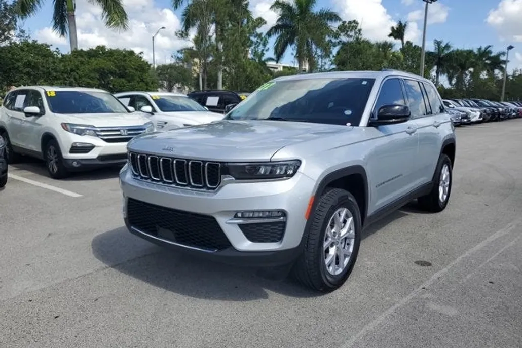 2022 Jeep Grand Cherokee Limited photo 1